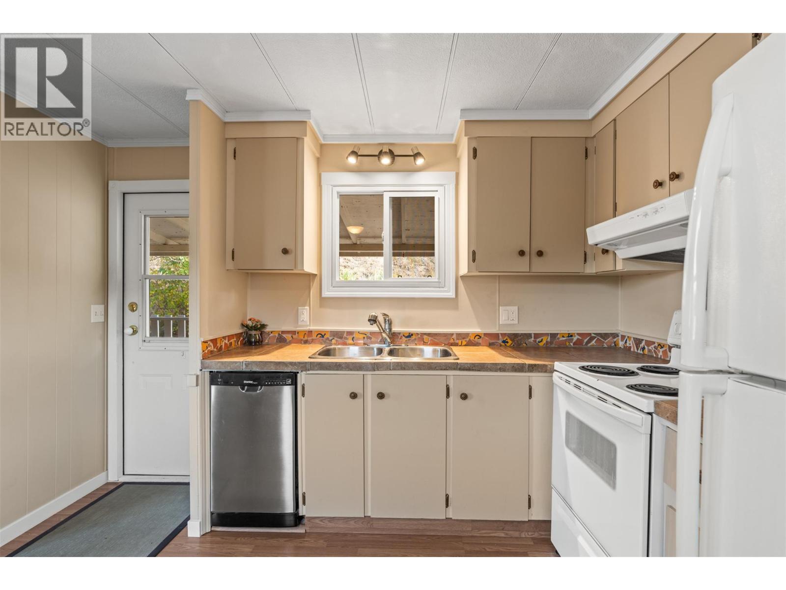 #92 15401 Kalamalka Road - 9