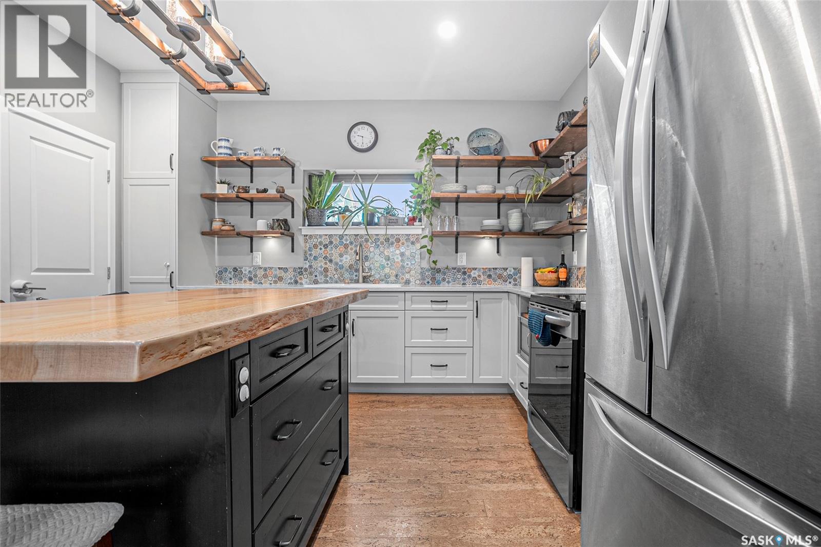 #4 475 L AVENUE S - 6