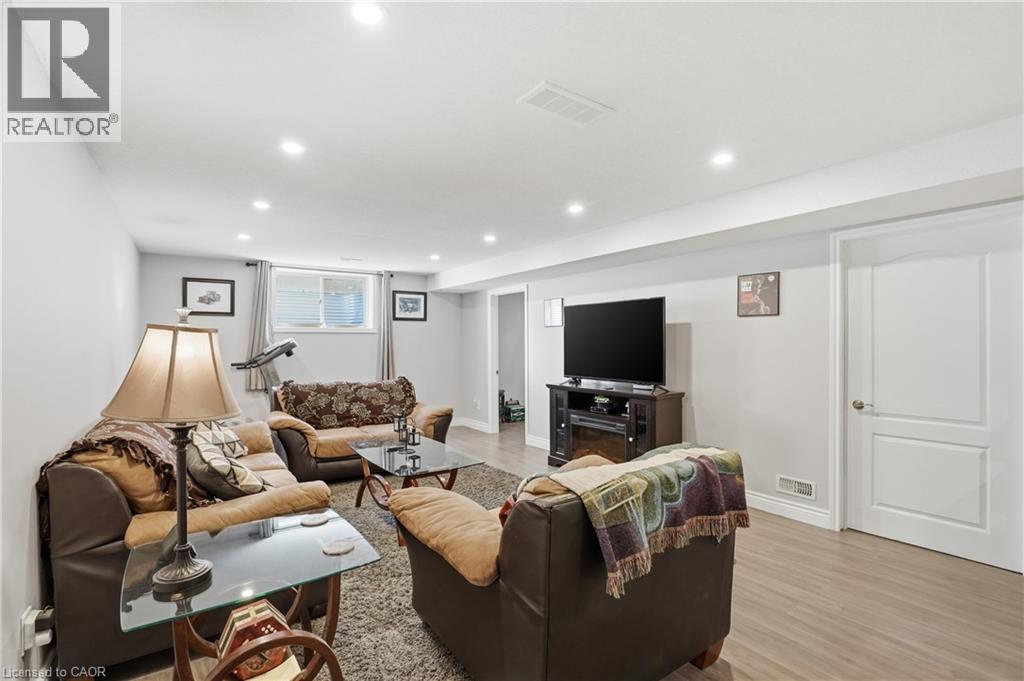 35 PATTEN Drive - 27