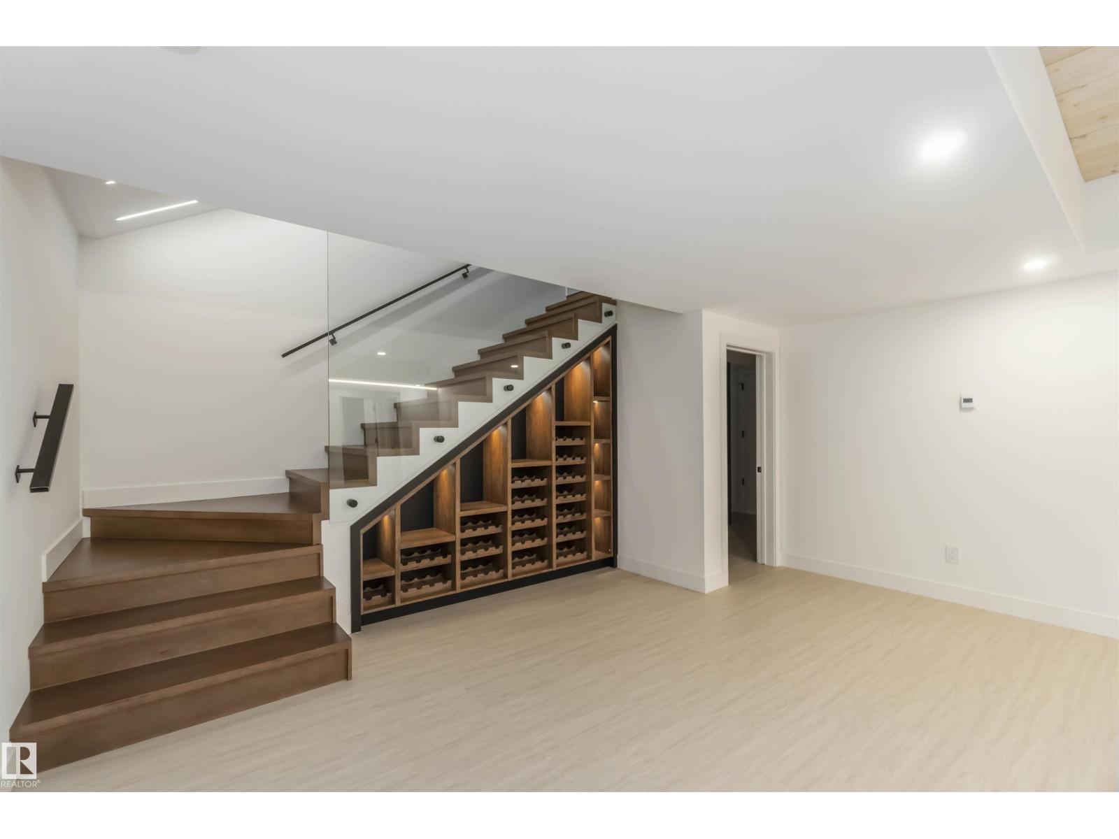 8915 STRATHEARN DR NW - 49