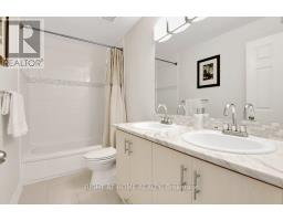 Bathroom - 33 Spur Avenue, Ottawa, ON K2M2R9 Photo 15