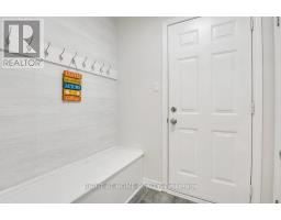 Bathroom - 33 Spur Avenue, Ottawa, ON K2M2R9 Photo 8