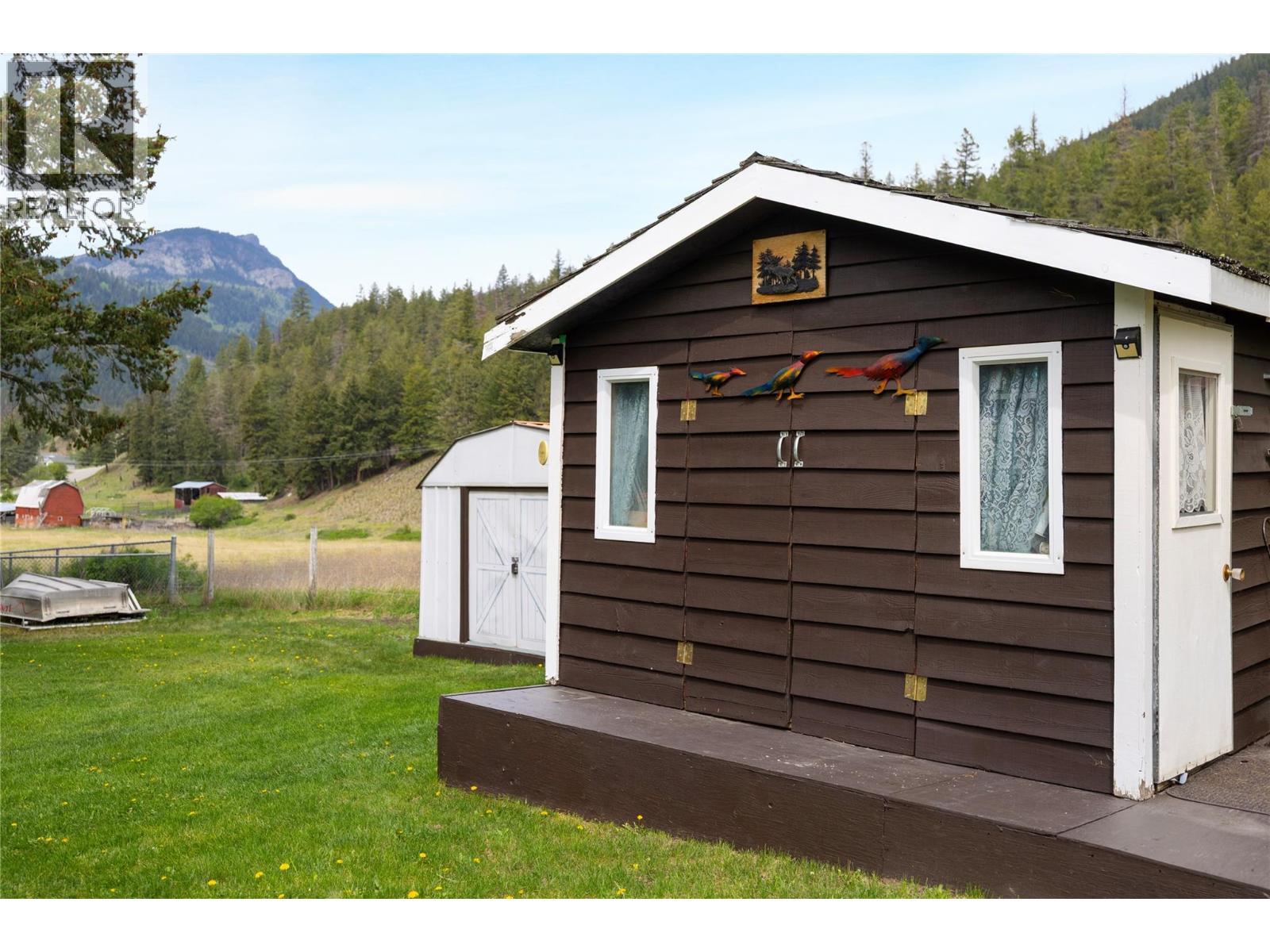 5708 Tuktakamin Road - 37