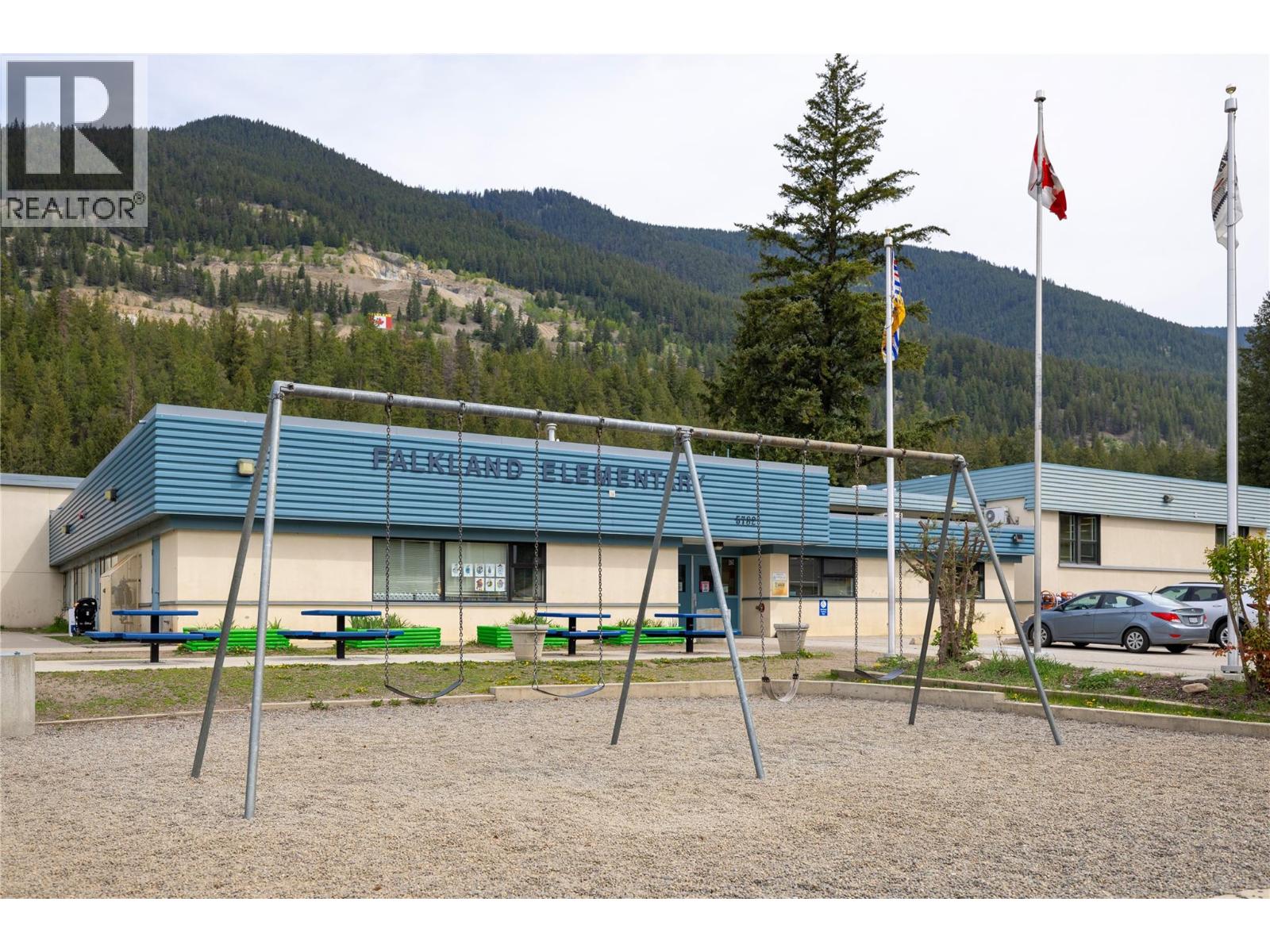 5708 Tuktakamin Road - 57