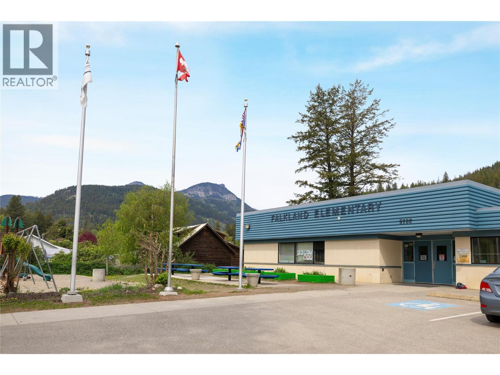 5708 Tuktakamin Road - 56