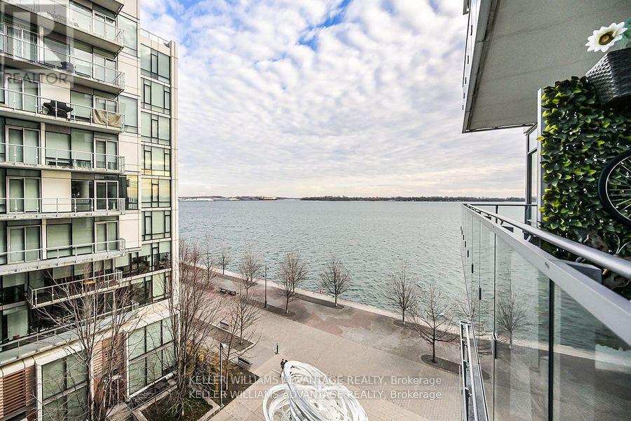 #616 29 QUEENS QUAY E - 1