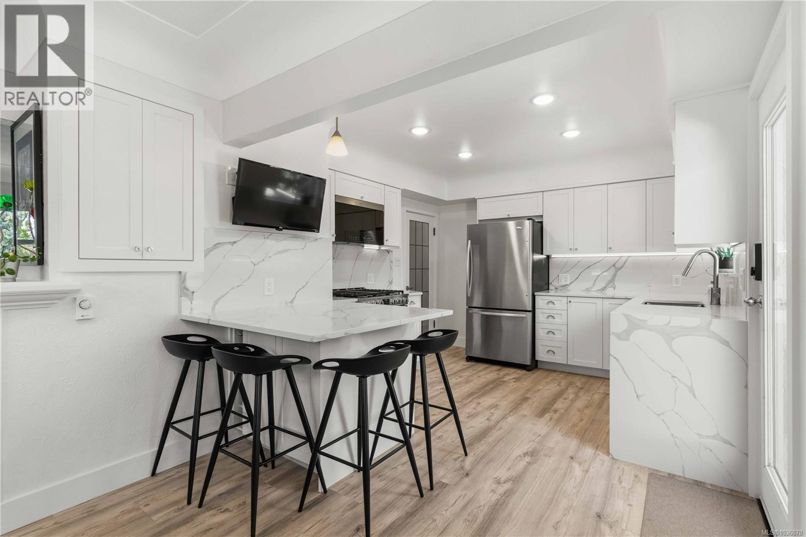 2228 Pacific Avenue, Oak Bay