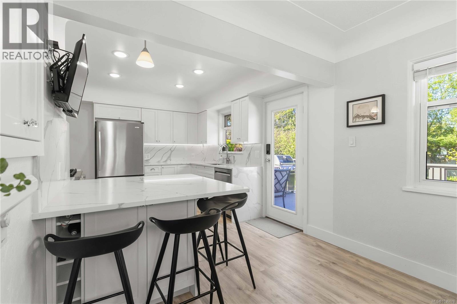  2228 Pacific Avenue, Oak Bay