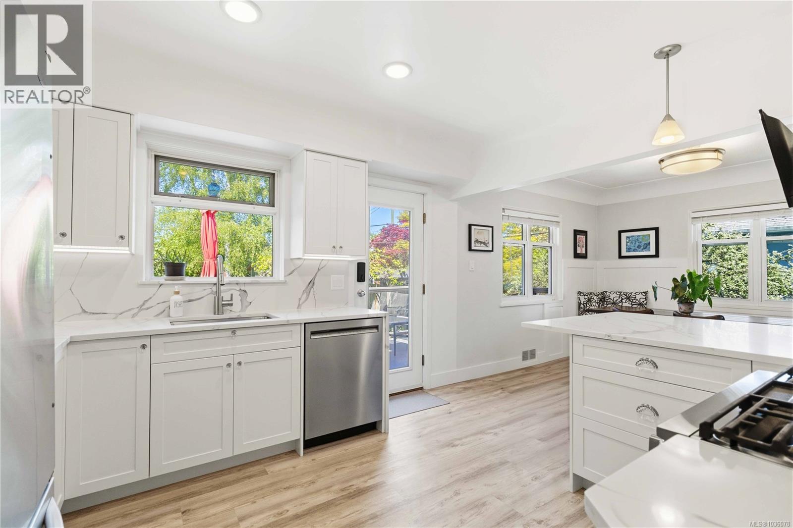  2228 Pacific Avenue, Oak Bay