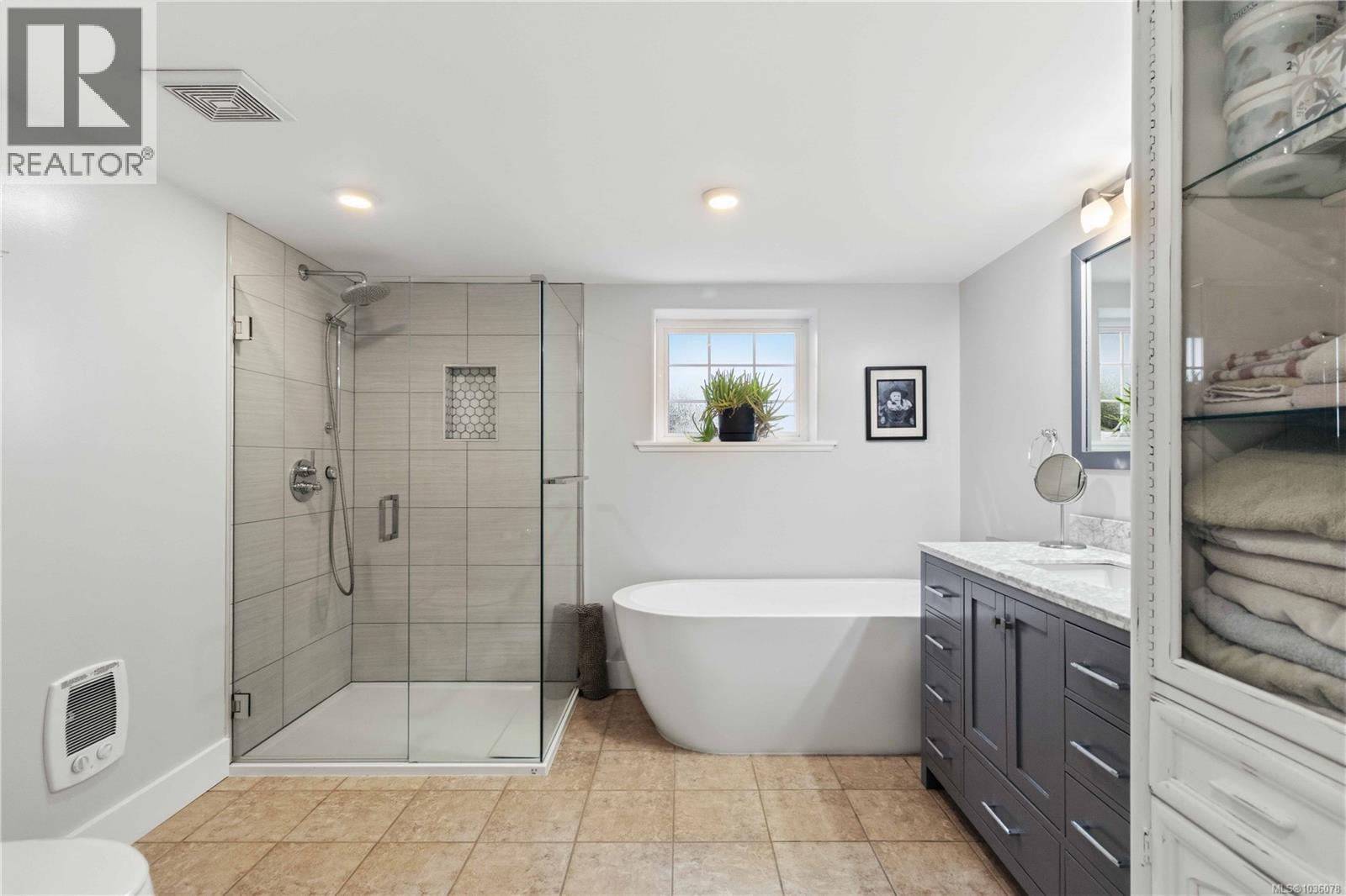  2228 Pacific Avenue, Oak Bay