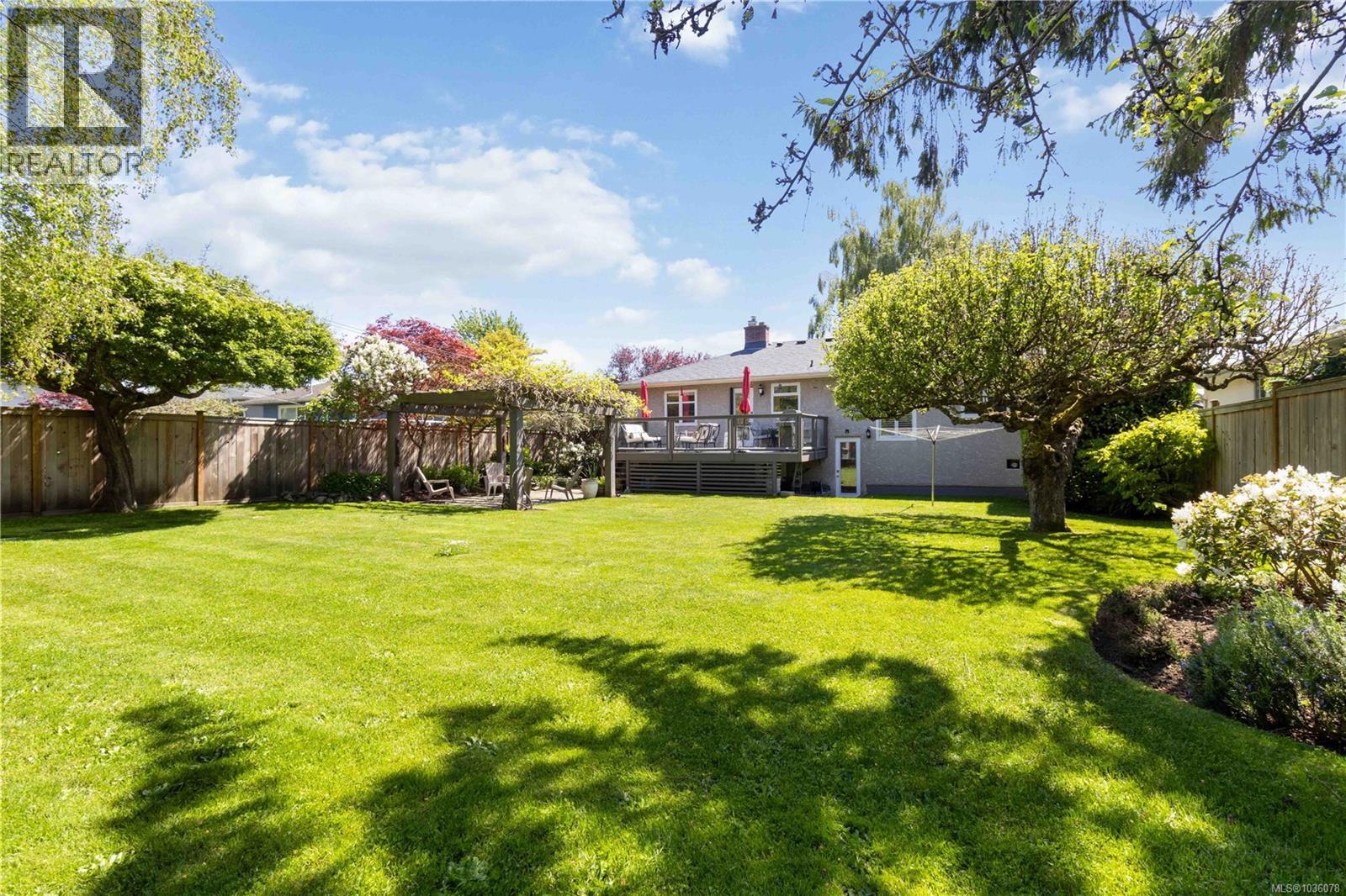  2228 Pacific Avenue, Oak Bay