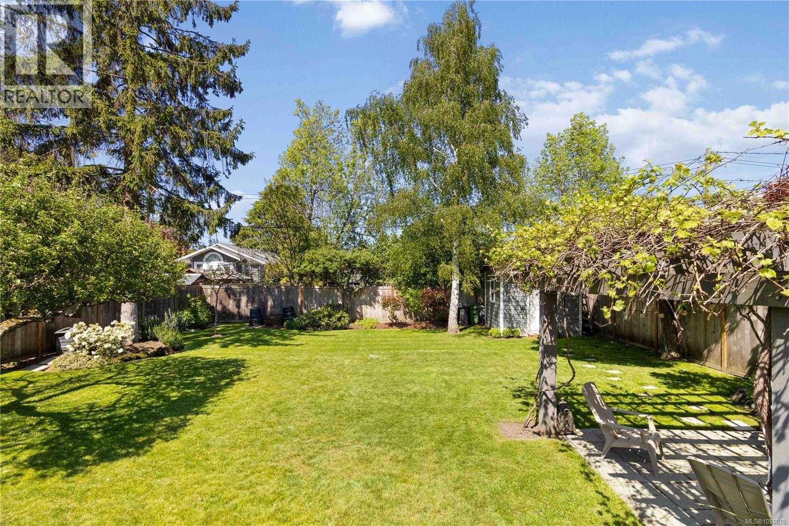  2228 Pacific Avenue, Oak Bay