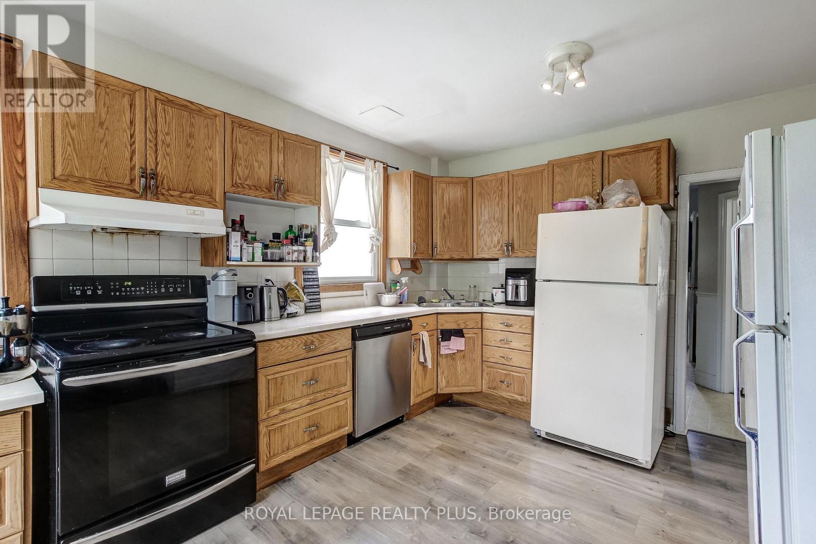 105 HILLVIEW STREET - 11