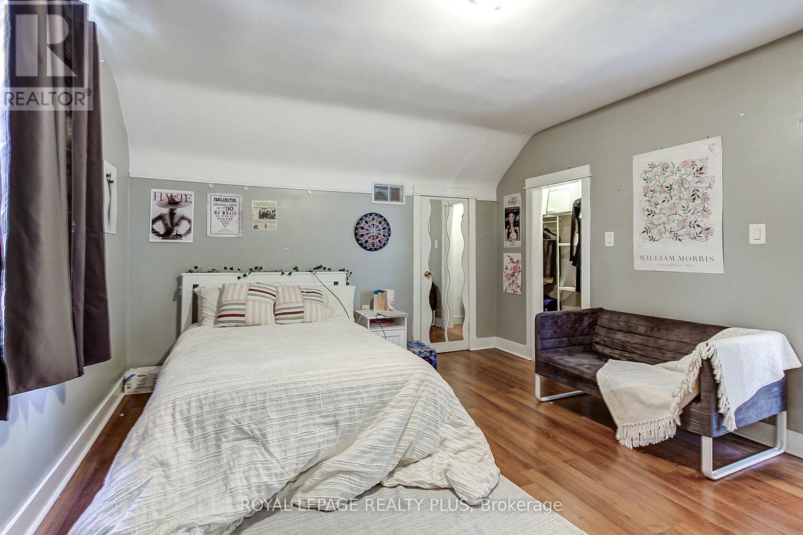 105 HILLVIEW STREET - 13