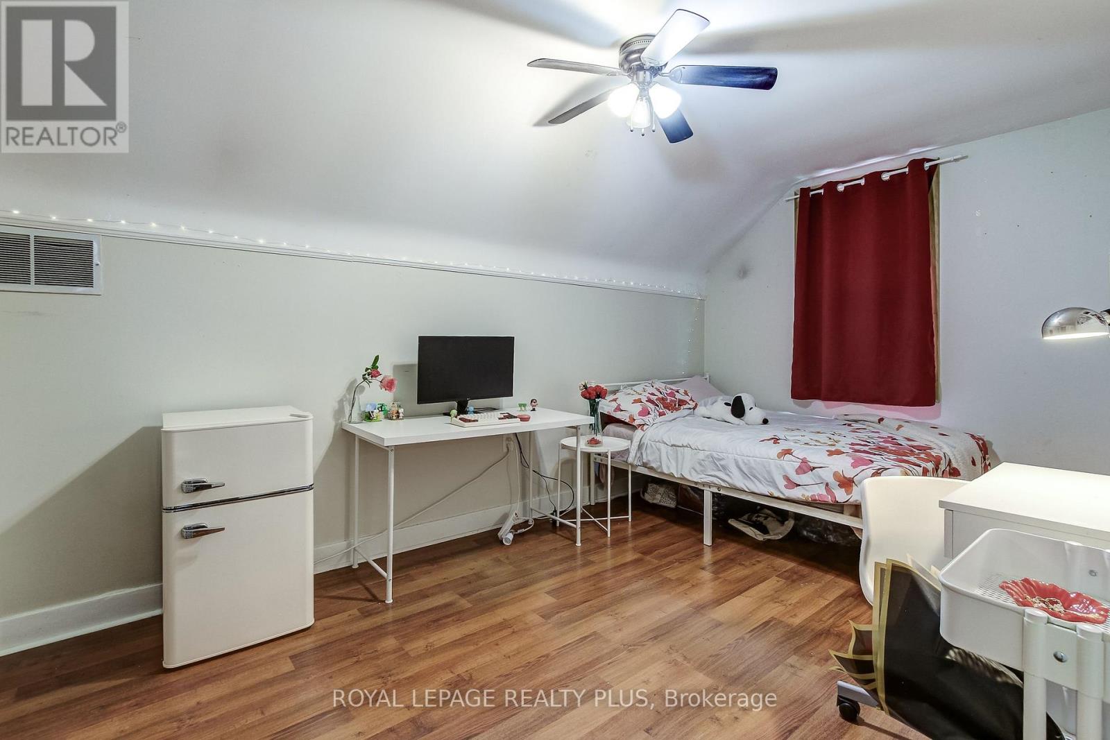 105 HILLVIEW STREET - 14