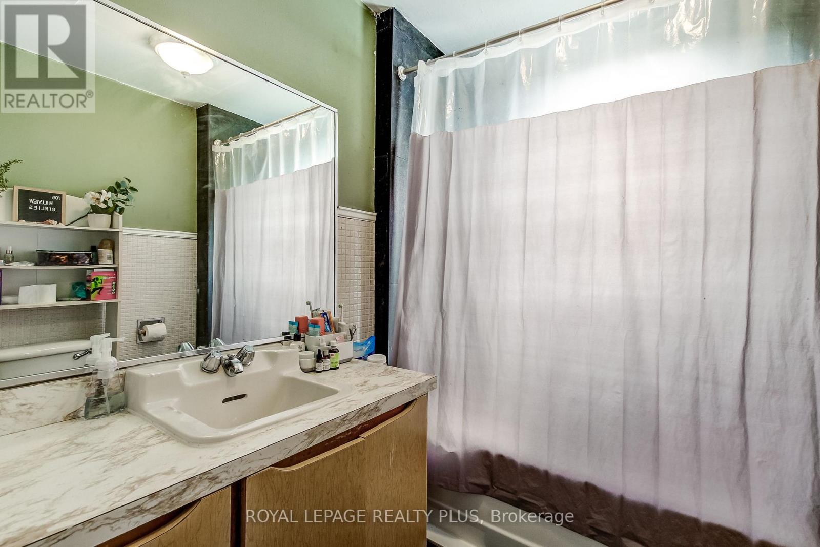 105 HILLVIEW STREET - 17
