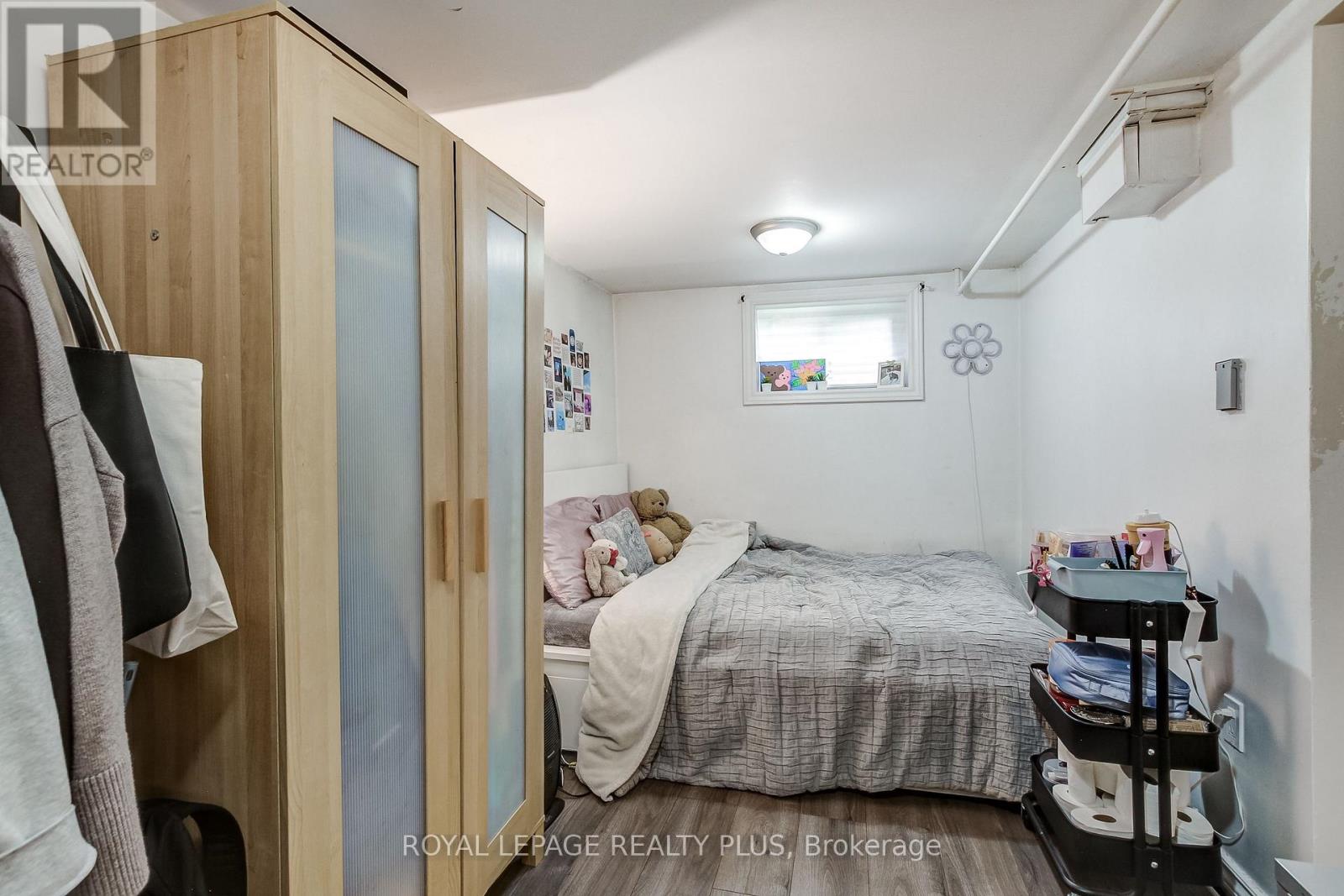 105 HILLVIEW STREET - 21