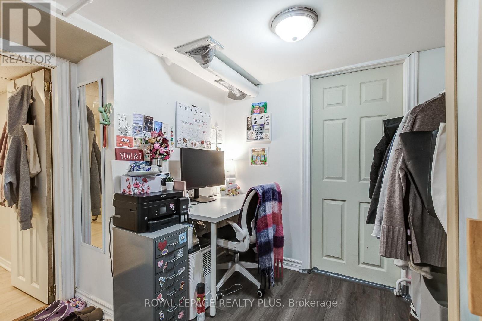 105 HILLVIEW STREET - 22