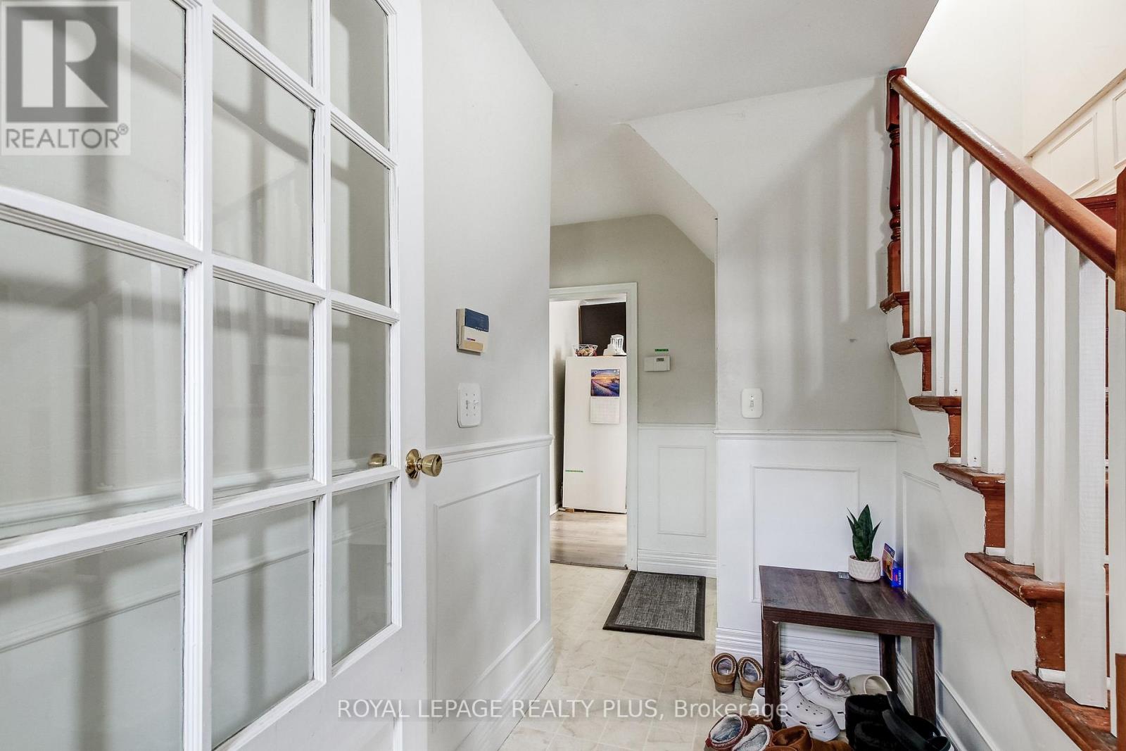 105 HILLVIEW STREET - 4