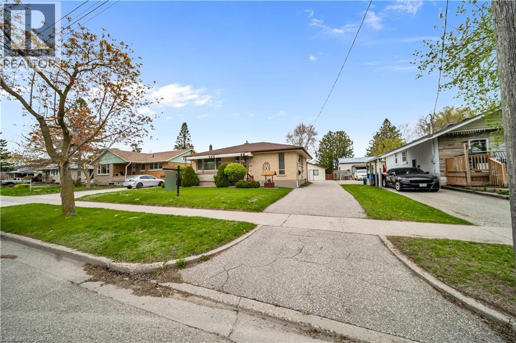 144 BYRON Avenue, Kitchener, Ontario, N2C1Z8 — Photo 5