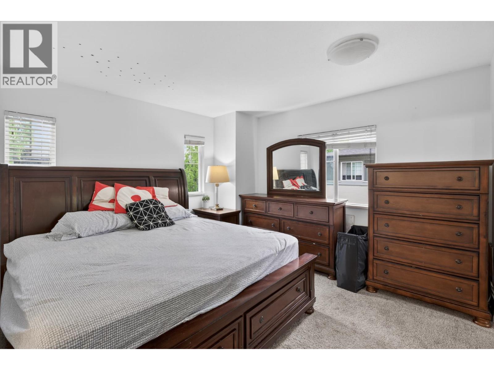 25 1010 EWEN AVENUE, New Westminster