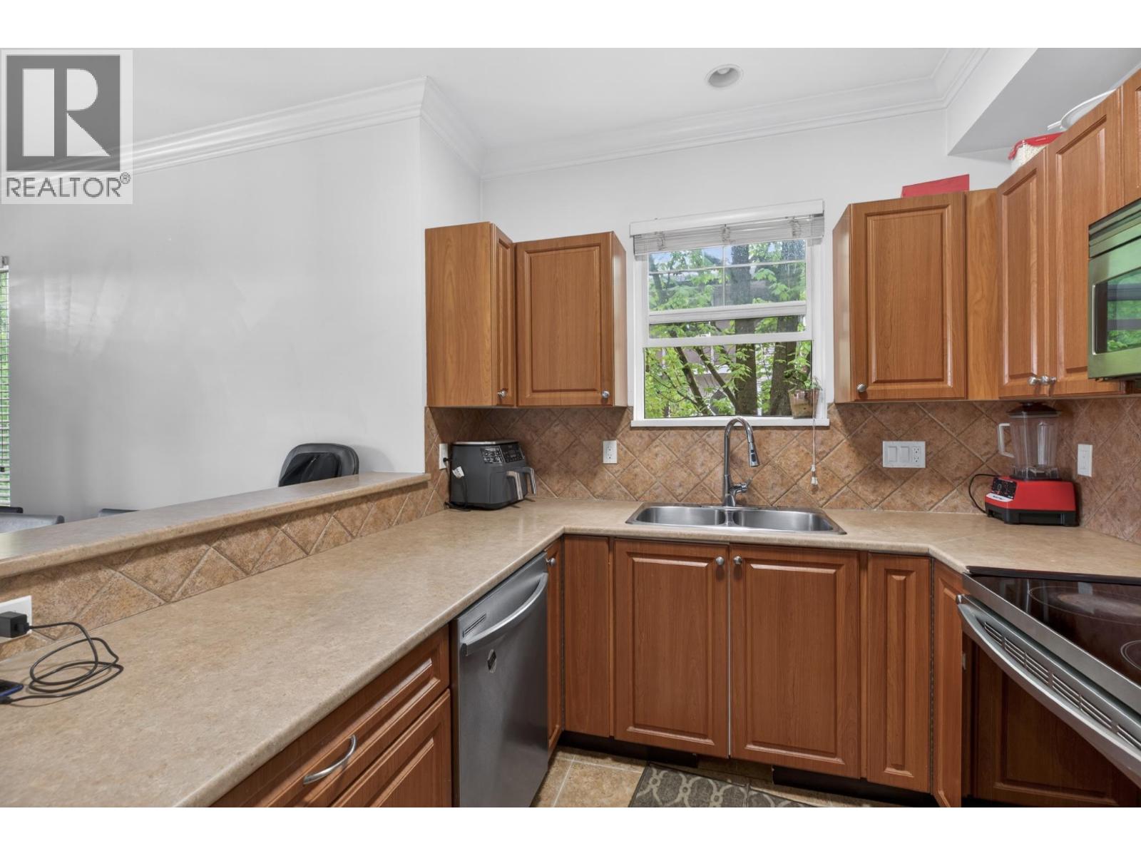 25 1010 EWEN AVENUE, New Westminster