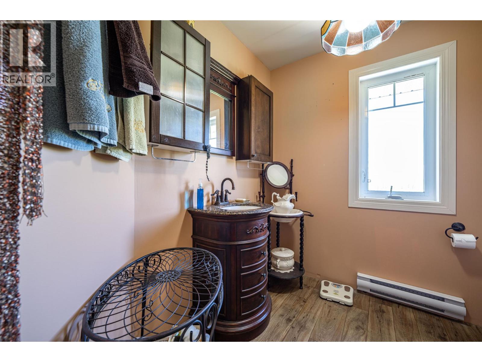  9255 Firehall Frontage Road, Salmon Arm