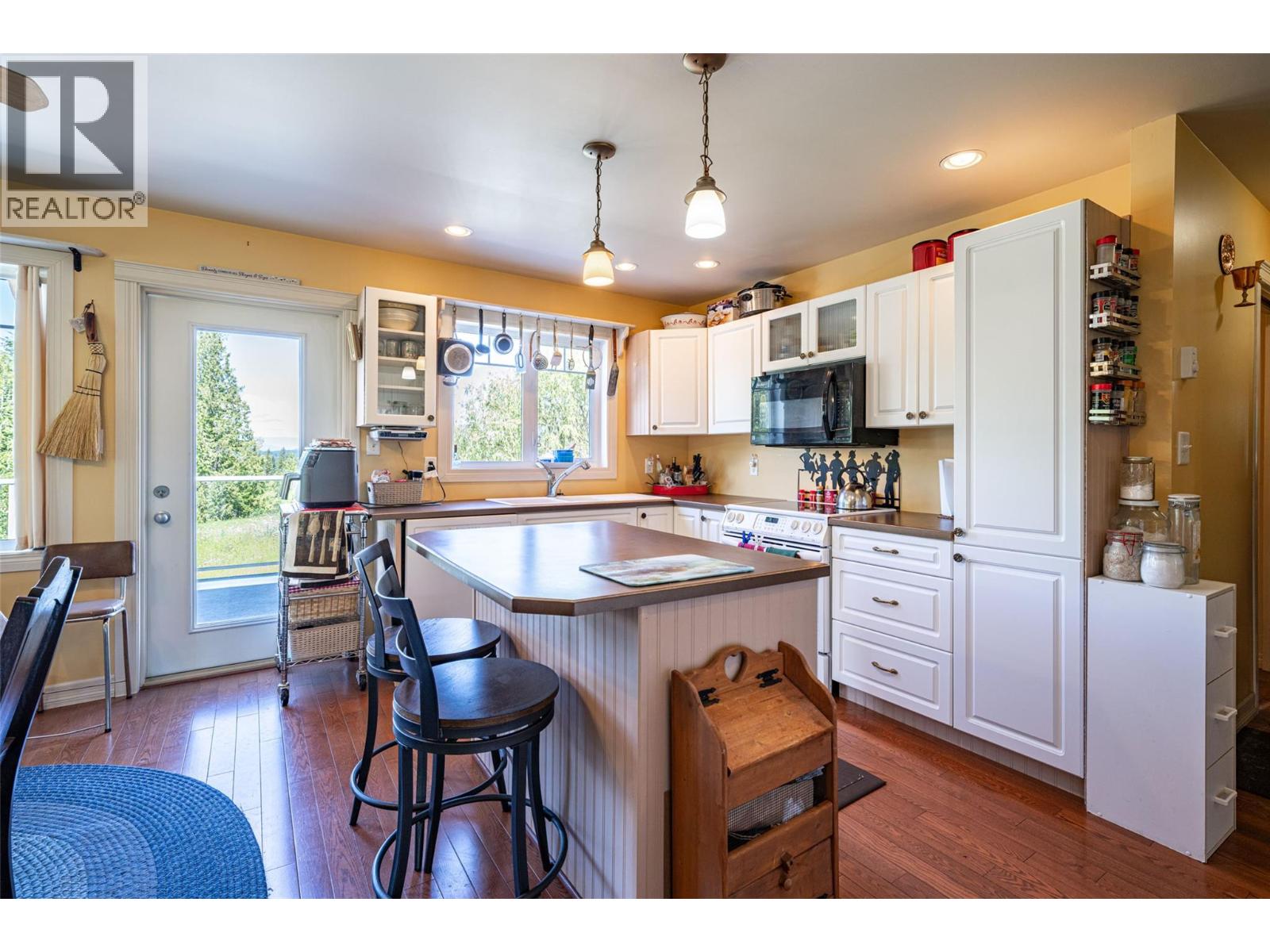 9255 Firehall Frontage Road - 15