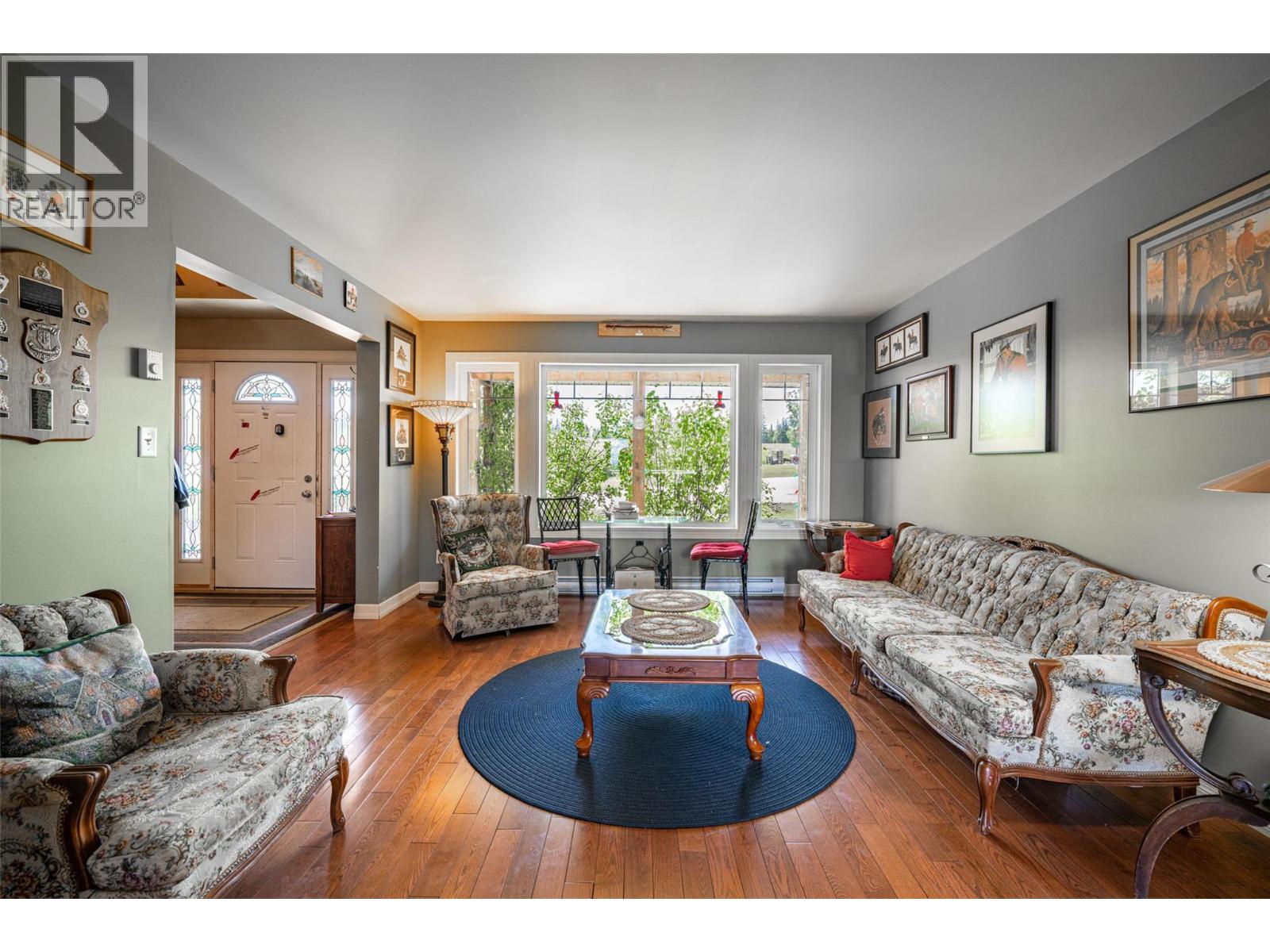  9255 Firehall Frontage Road, Salmon Arm