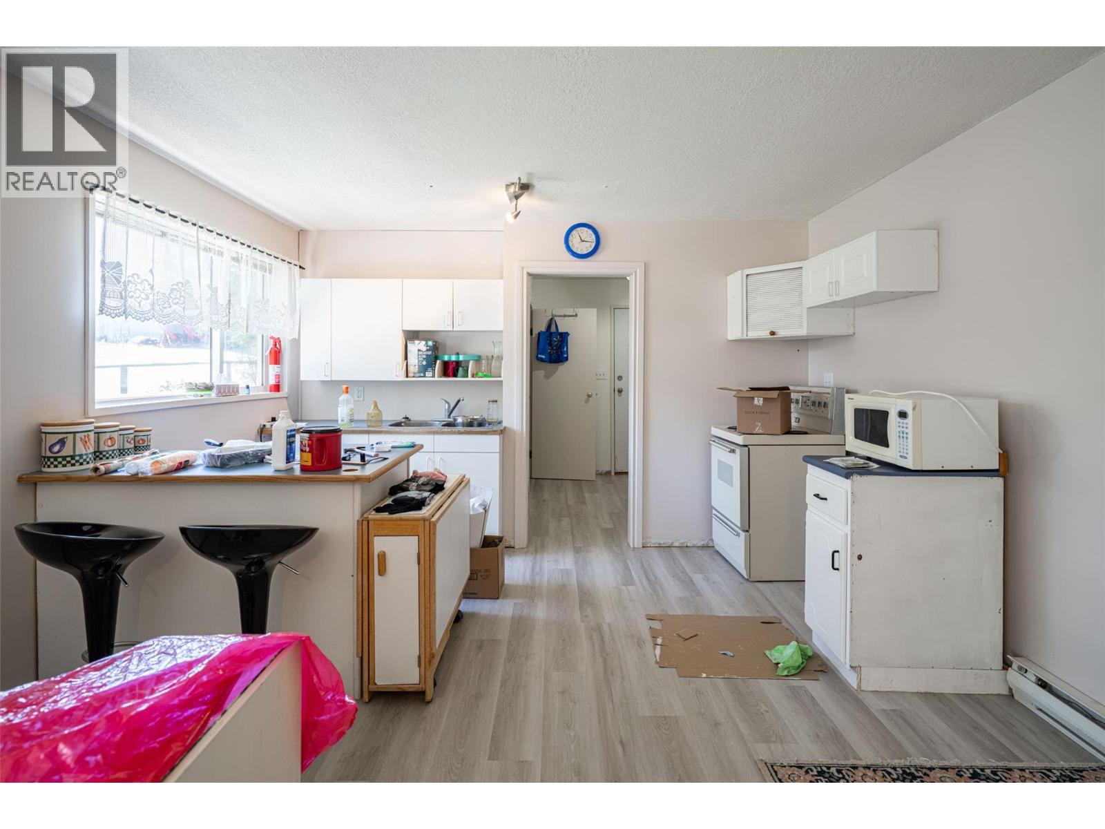  9255 Firehall Frontage Road, Salmon Arm