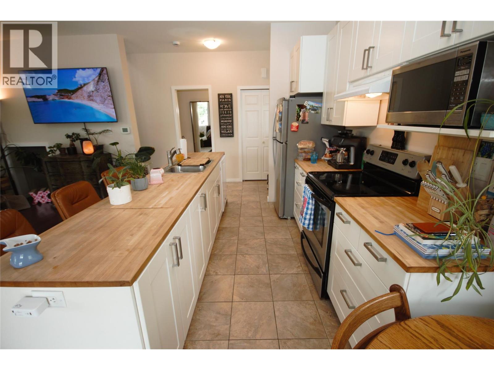 6466 PARK Drive, Oliver