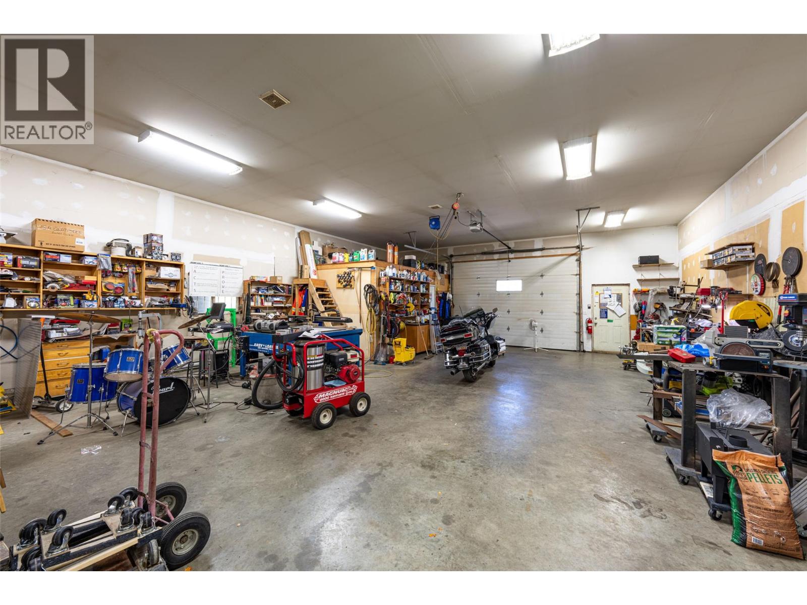 9255 Firehall Frontage Road - 92