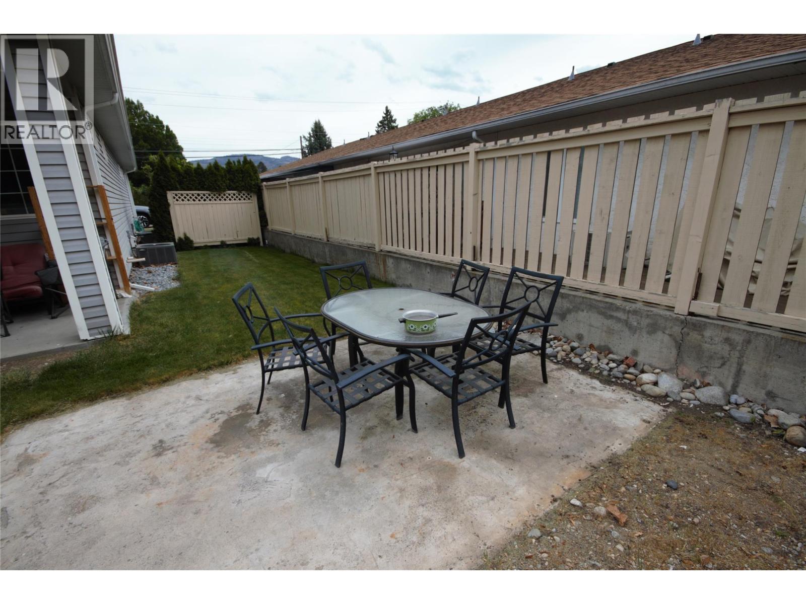 6466 PARK Drive, Oliver