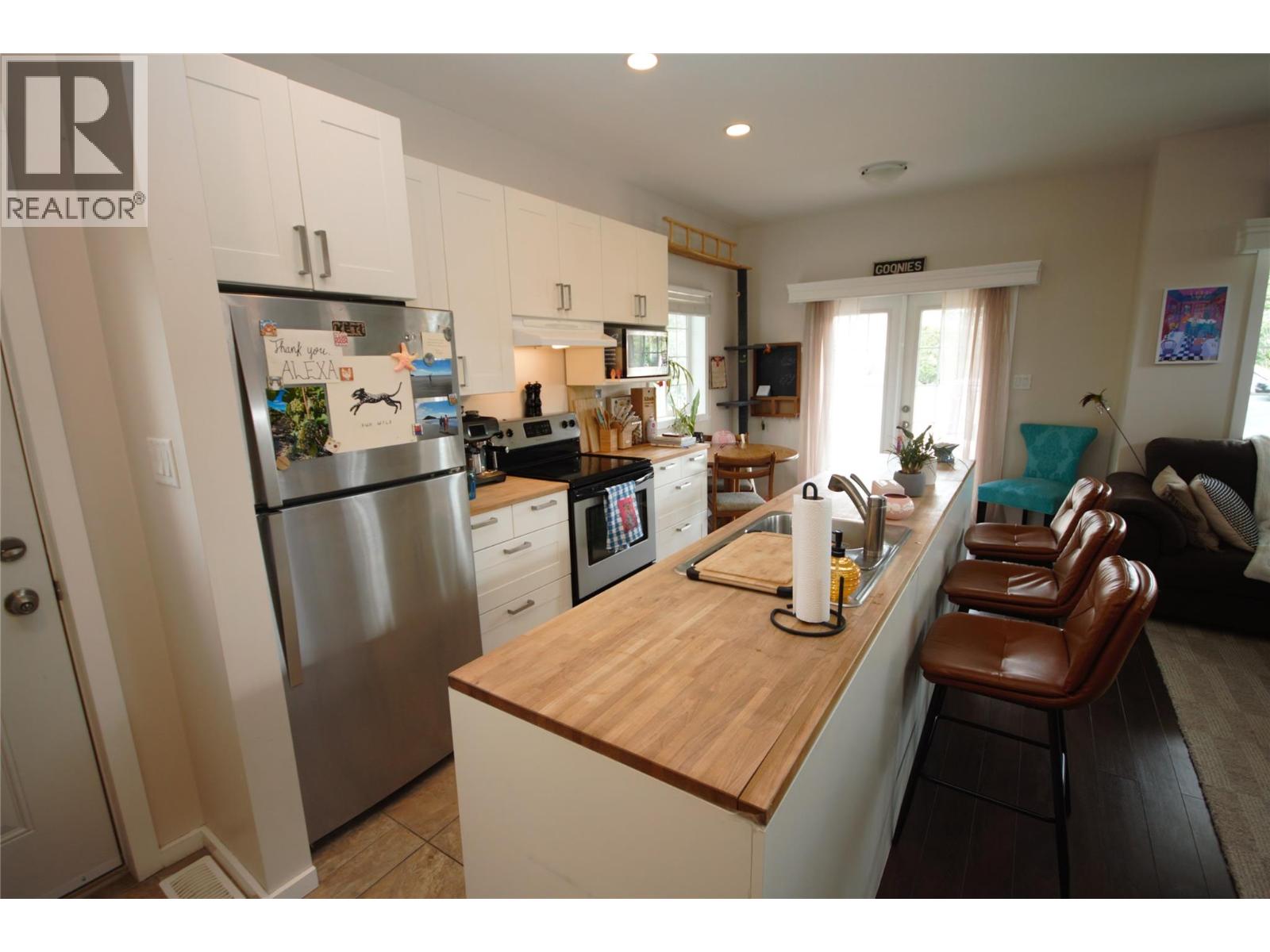 6466 PARK Drive, Oliver