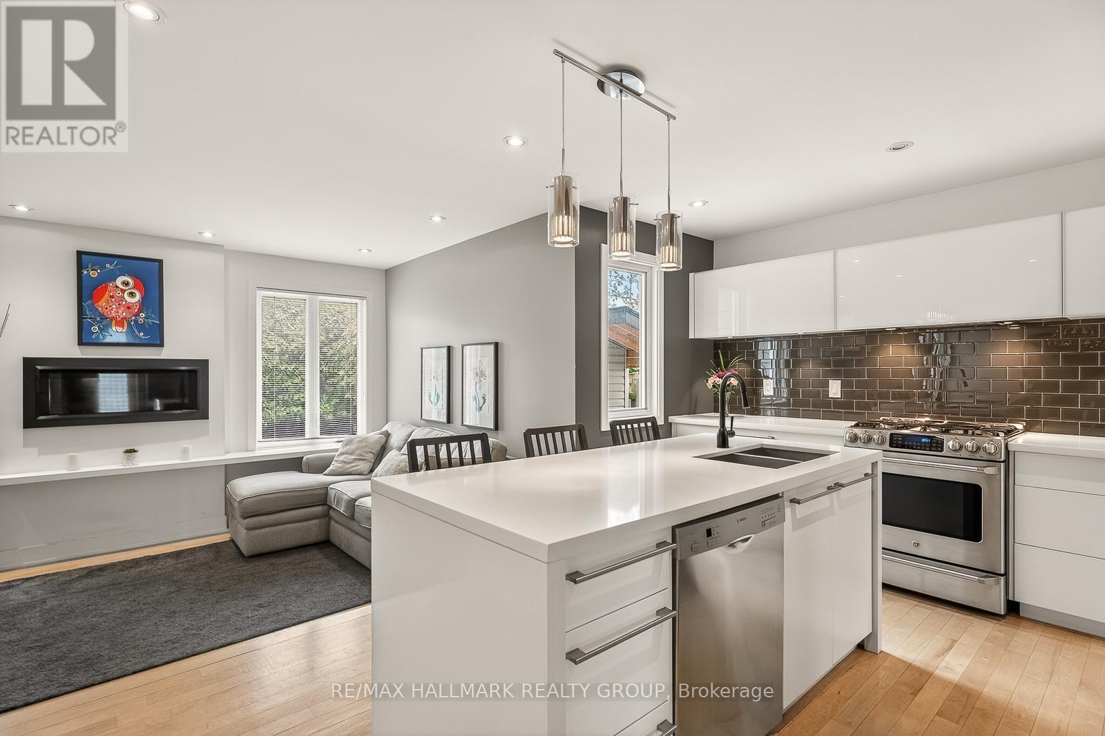 1298 FAMLIT COURT - 16