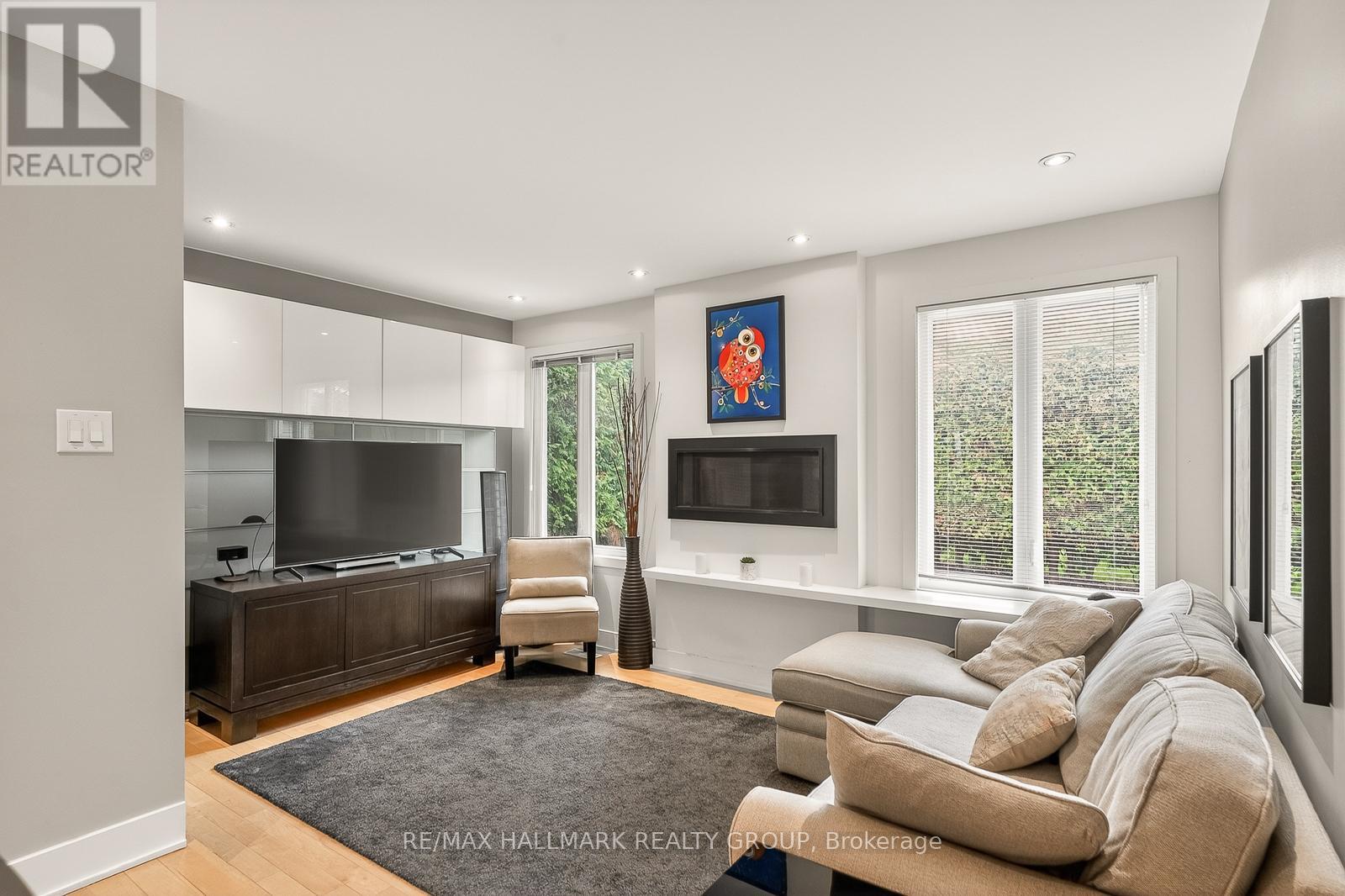1298 FAMLIT COURT - 25