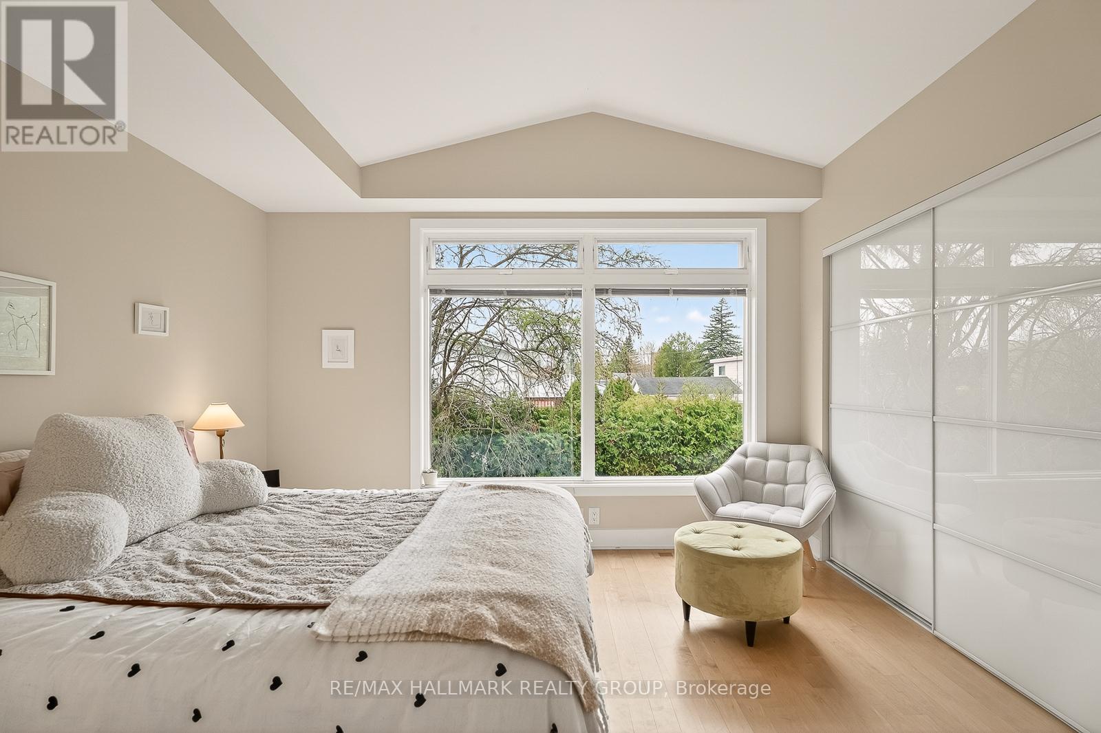 1298 FAMLIT COURT - 32