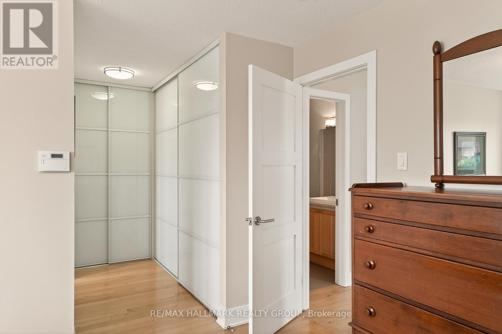 1298 FAMLIT COURT - 37