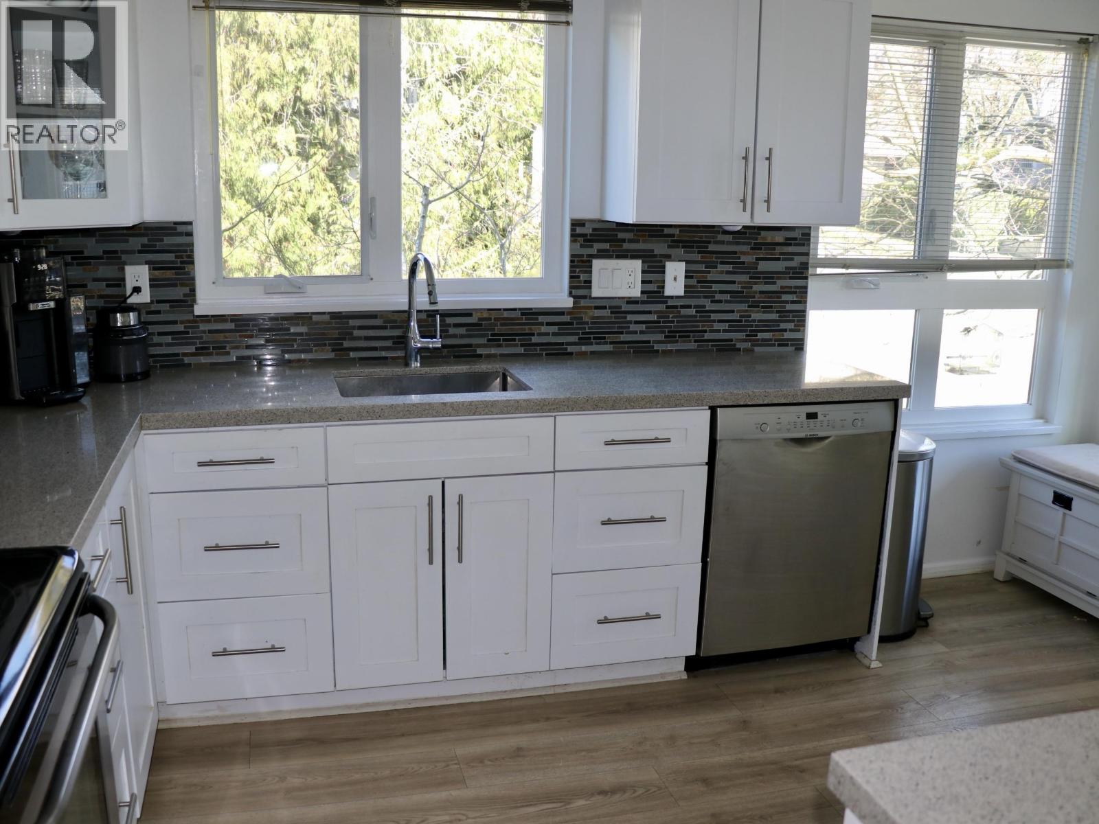 403 106 W KINGS ROAD, North Vancouver