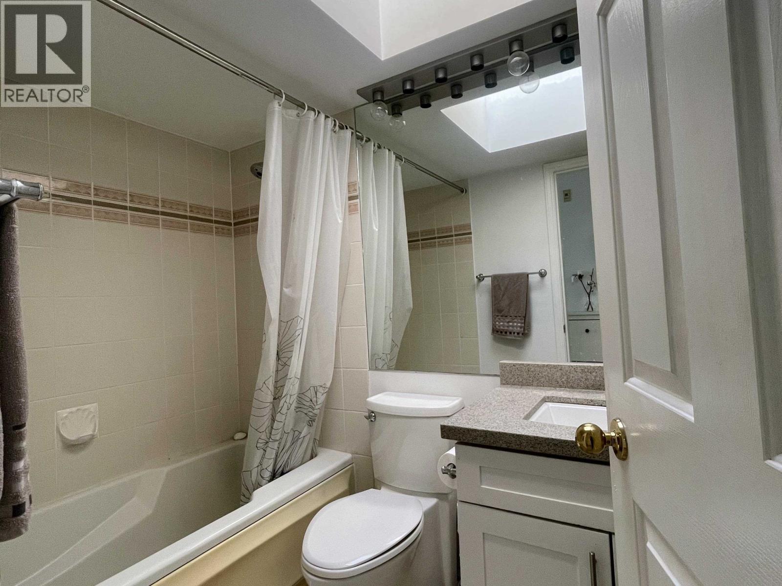 403 106 W KINGS ROAD, North Vancouver
