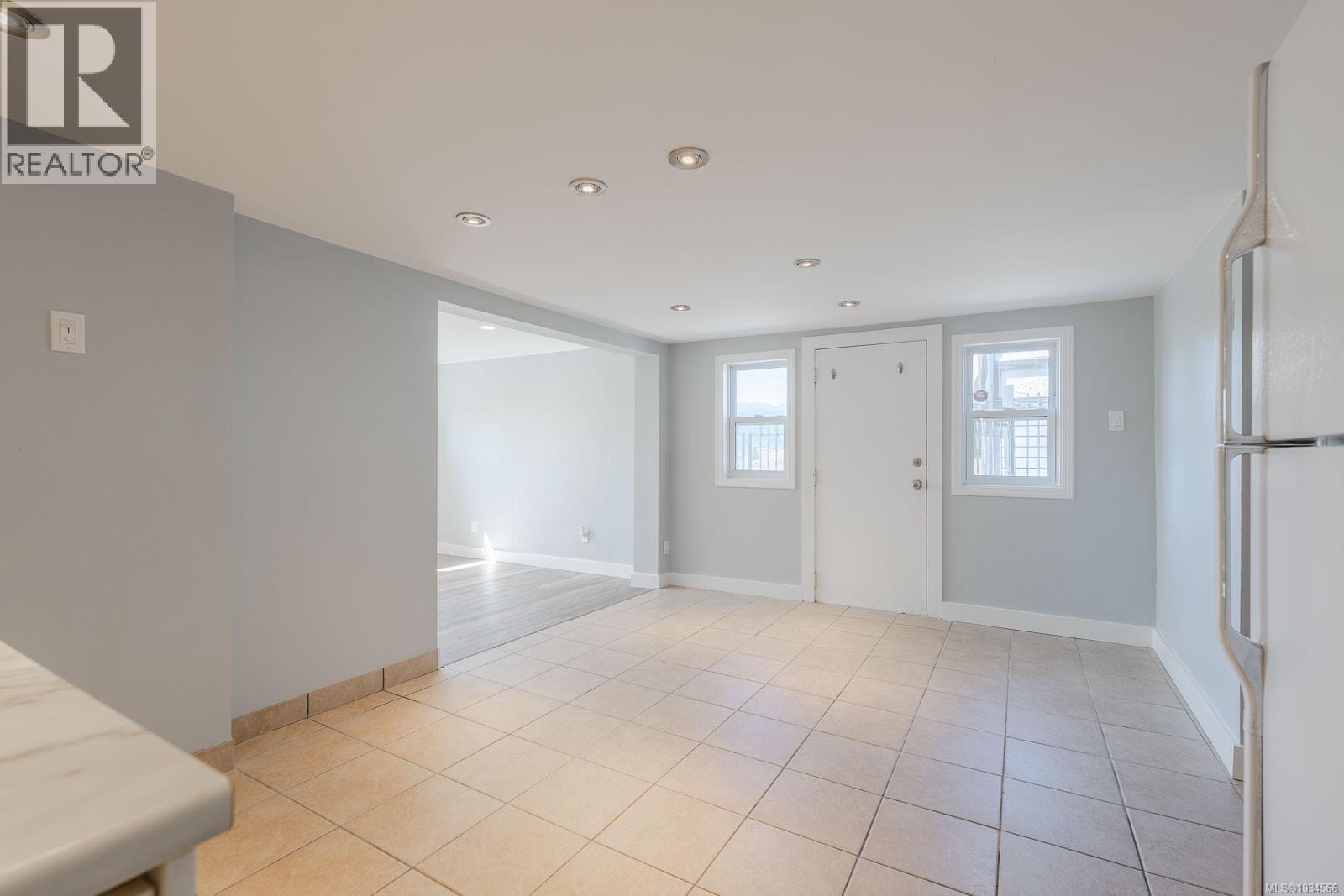 4836 Redford St - 35