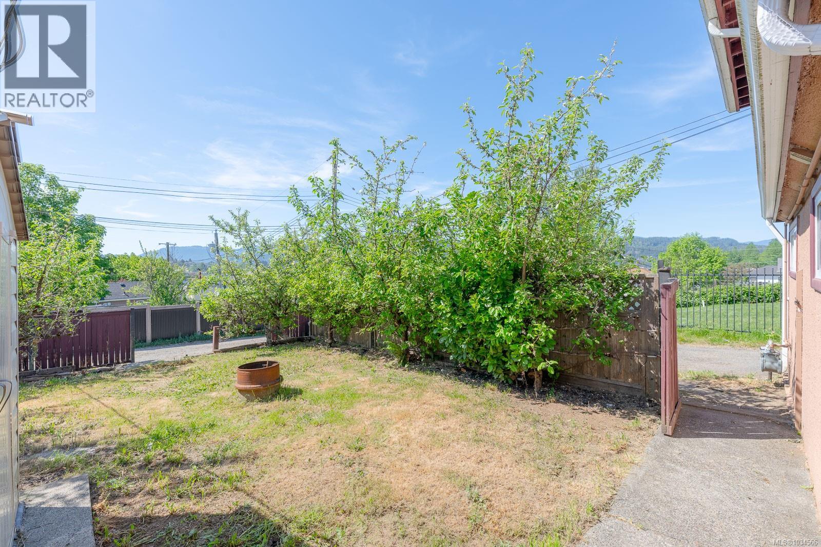 4836 Redford St - 46