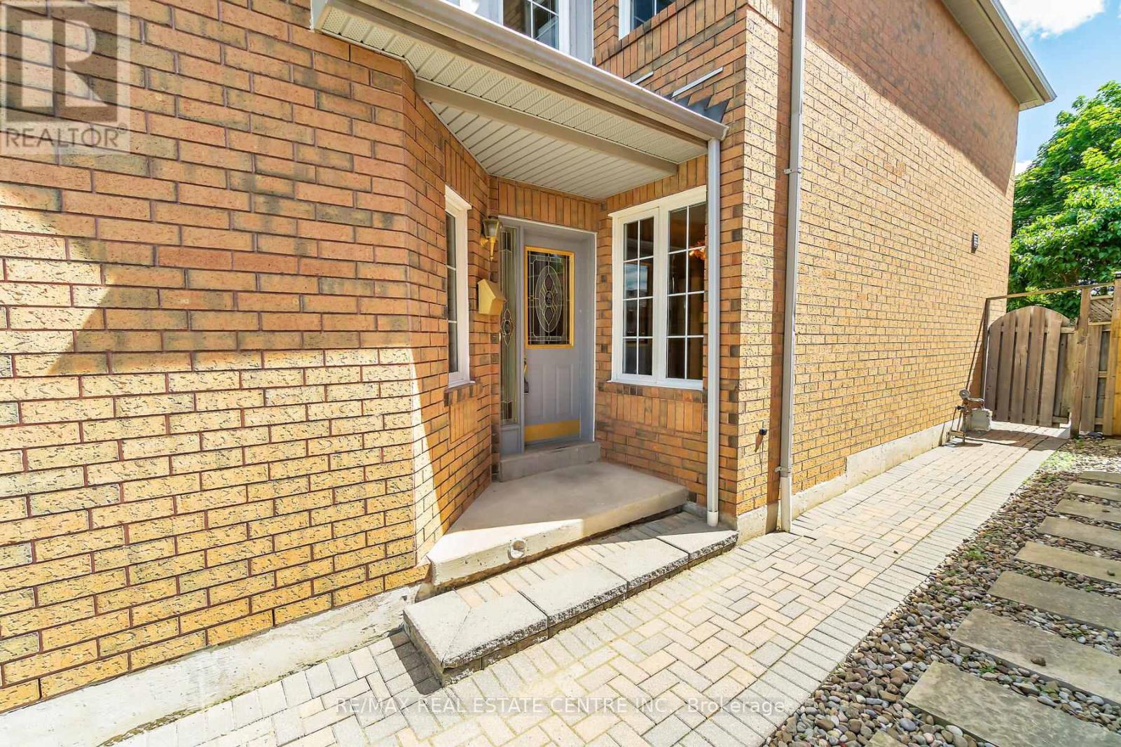 7 CURRY CRESCENT - 4