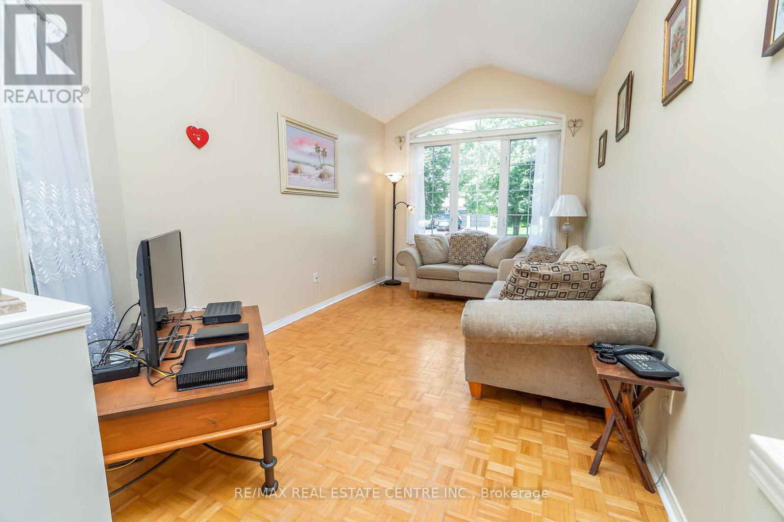 7 CURRY CRESCENT - 6