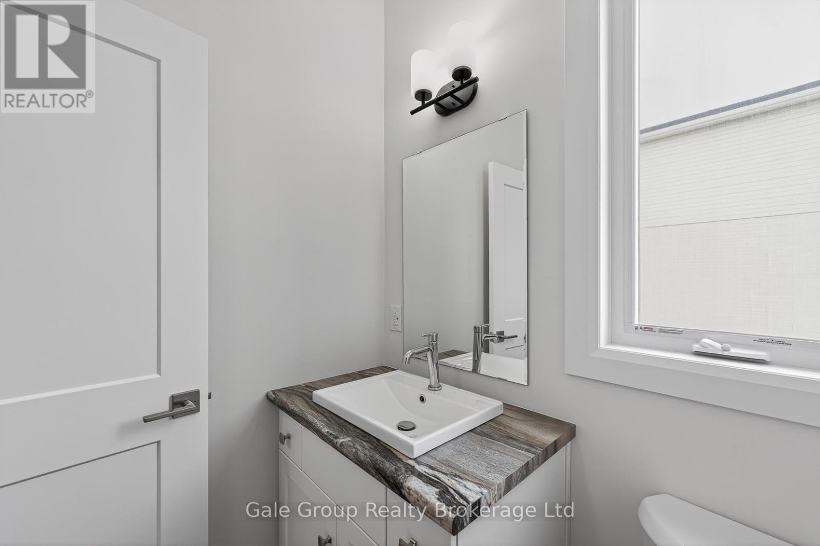 463 GILLESPIE STREET - 14