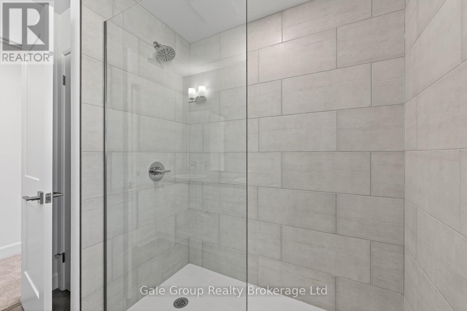 463 GILLESPIE STREET - 23