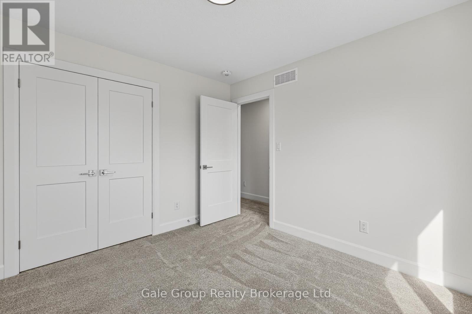 463 GILLESPIE STREET - 25