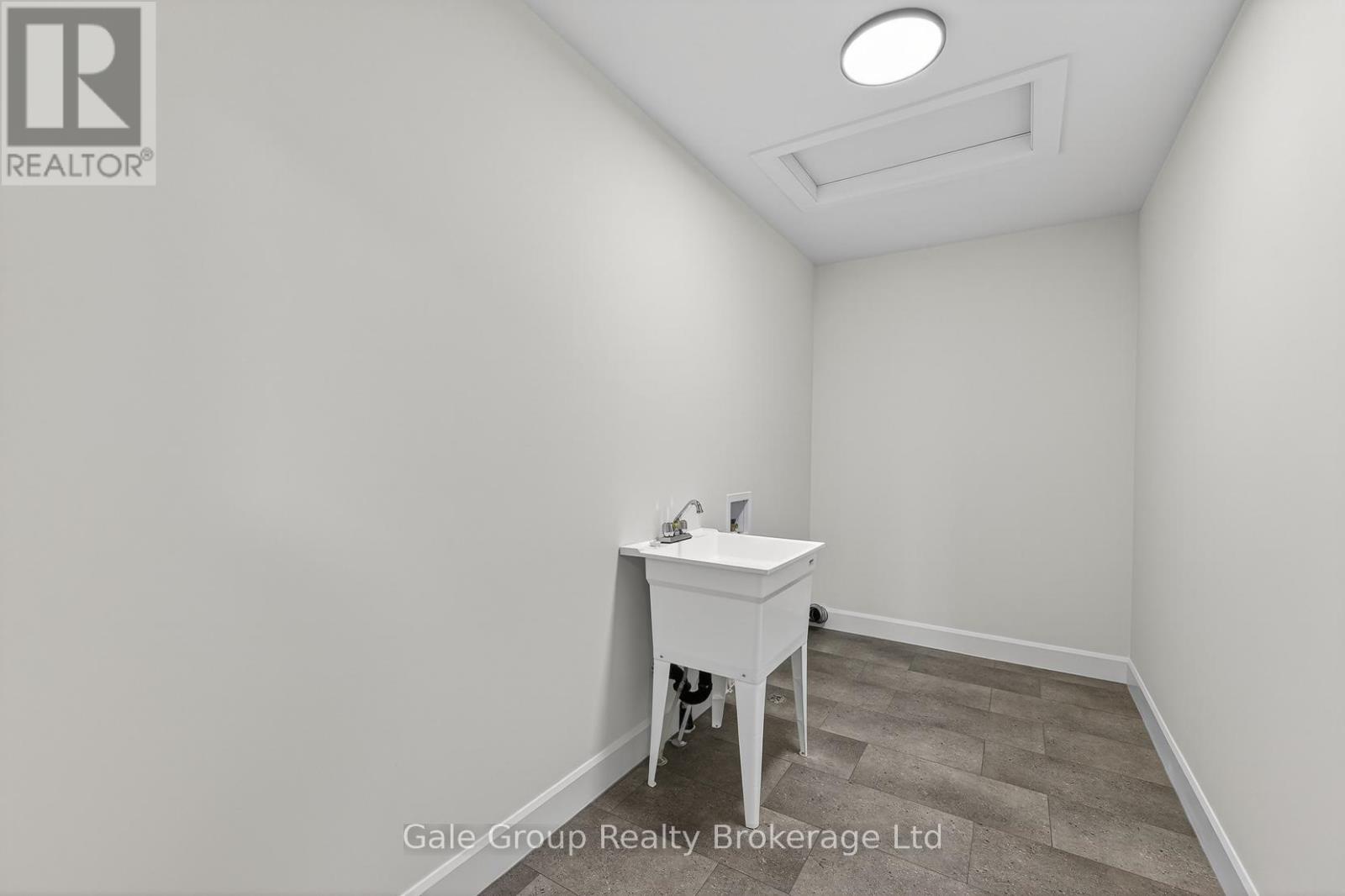 463 GILLESPIE STREET - 30