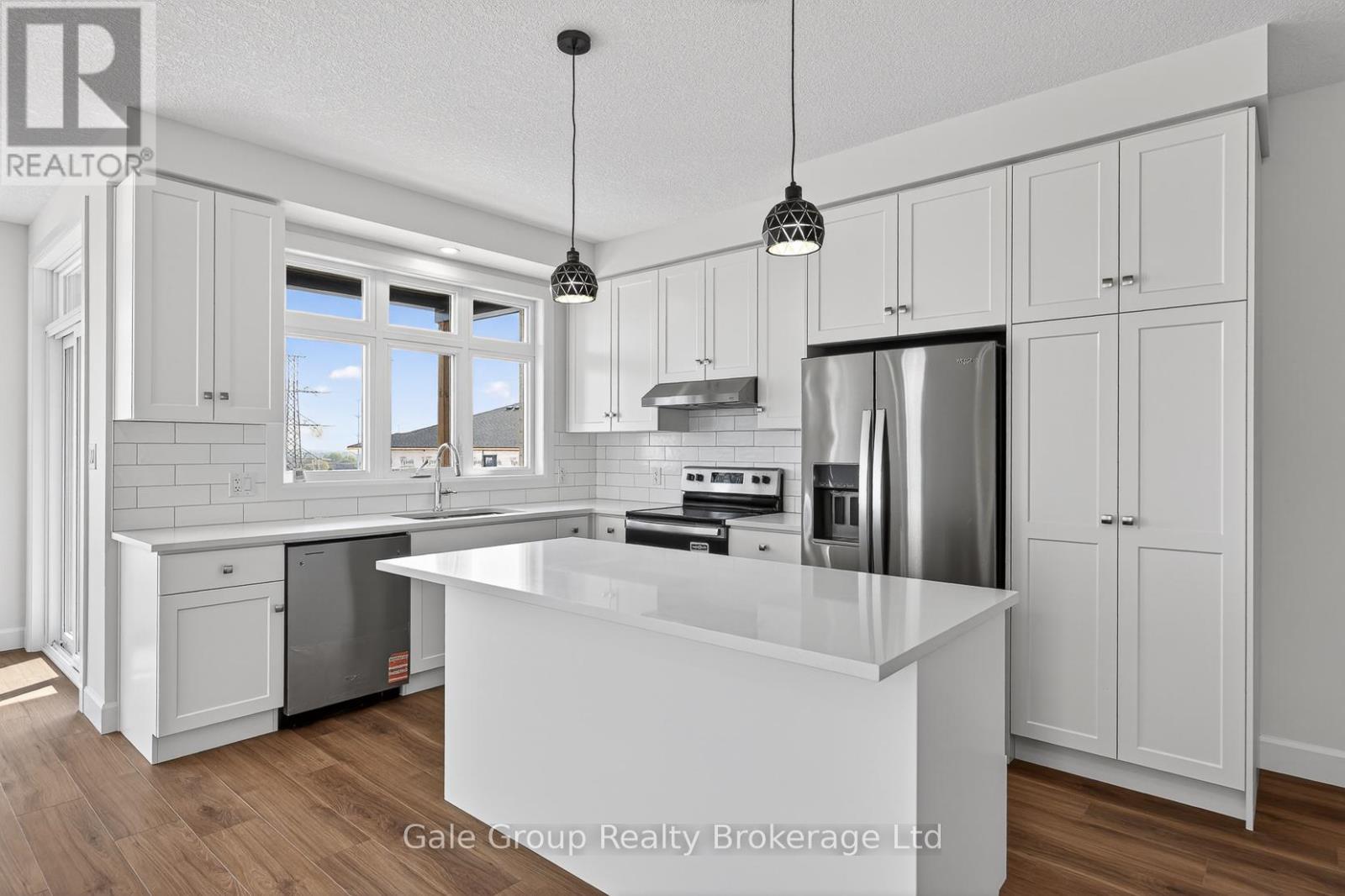 463 GILLESPIE STREET - 7