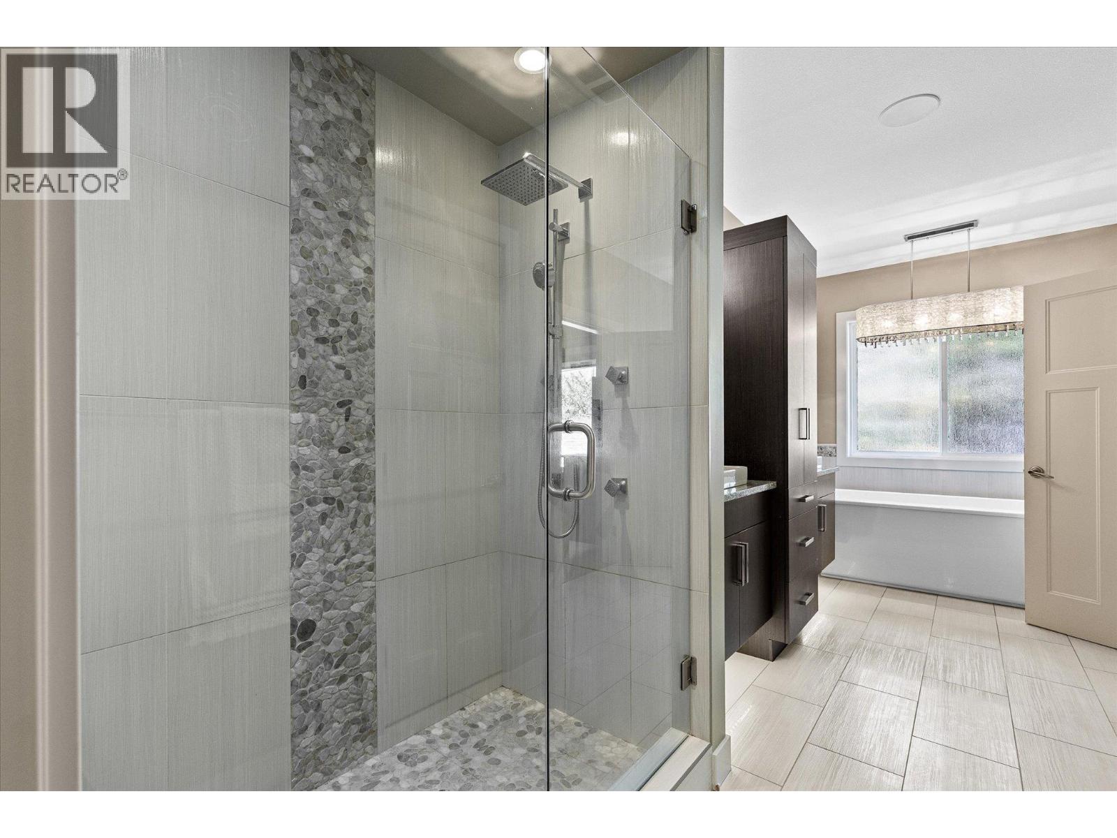  1456 Roseridge Court, West Kelowna